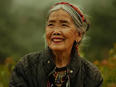 Mulher indígena de 106 anos se torna pessoa mais velha a aparecer na capa da Vogue