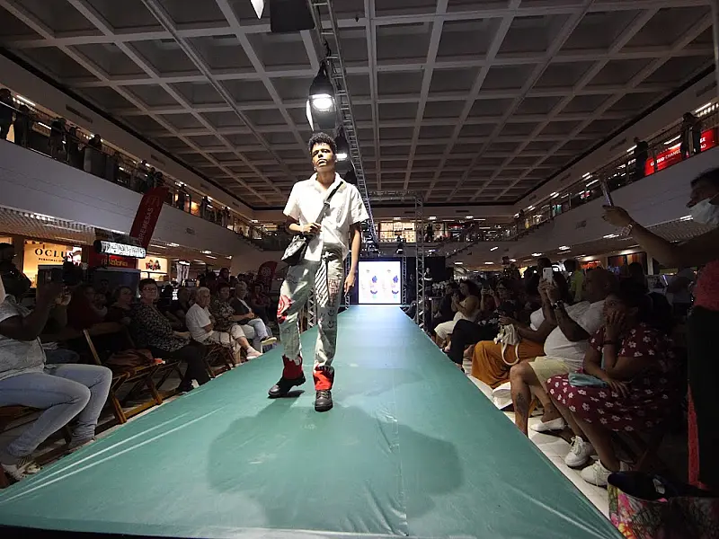 Santos lança campanha de doação de tecidos em desfile de moda sustentável