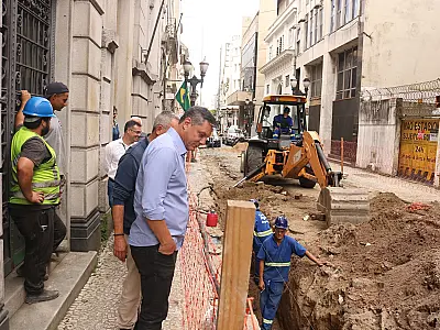 Avançam obras de reurbanização da Rua XV no Centro Histórico de Santos