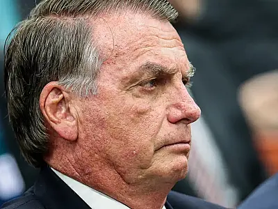 Após cirurgia, Bolsonaro tem quadro clínico estável, diz boletim