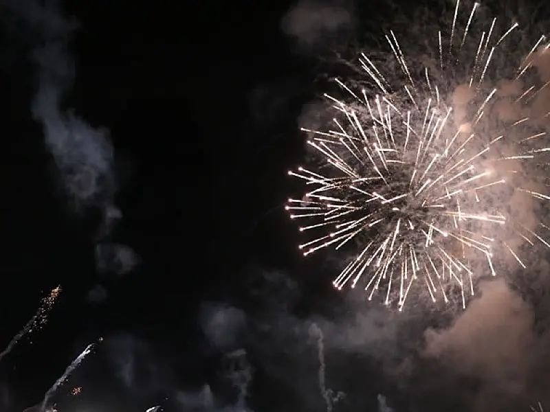 Mongaguá regulamenta lei de fogos de artifício com foco na saúde de pessoas e animais sensíveis