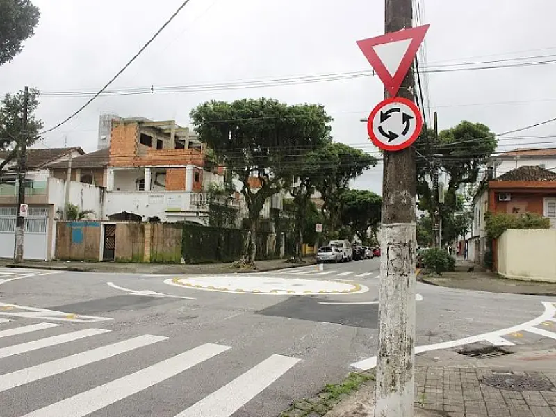 Mais três minirrotatórias reforçam segurança no trânsito