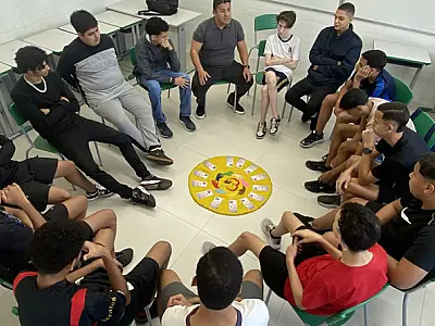 Núcleo de Cultura de Paz e Não Violência promove Círculo da Masculinidade com alunos