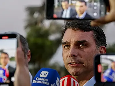 Moraes autoriza a visita dos filhos de Bolsonaro na PF