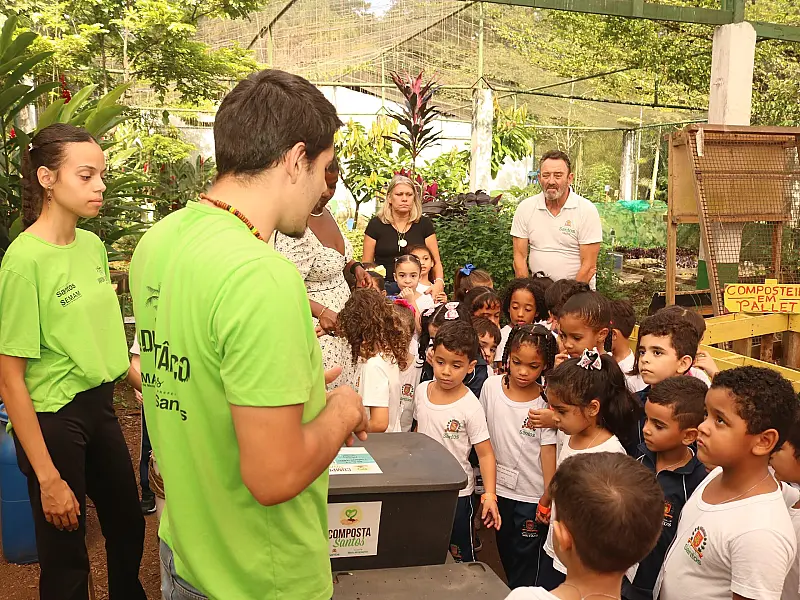 Meio ambiente é tema de experiência de alunos de escola municipal no Botânico de Santos