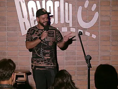 Espaço Cultural Praia recebe show de stand-up com Tonho Peixoto e Thainan Barto na quarta-feira (16)