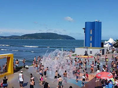 Com 2,8 milhões de turistas, Santos tem a melhor temporada de verão desde 2016