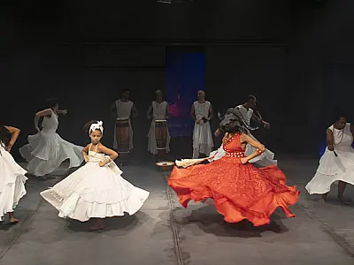 CÁRCERE ou Porque as Mulheres Viram Búfalos da Companhia de Teatro Heliópolis chega à cidade de Pra