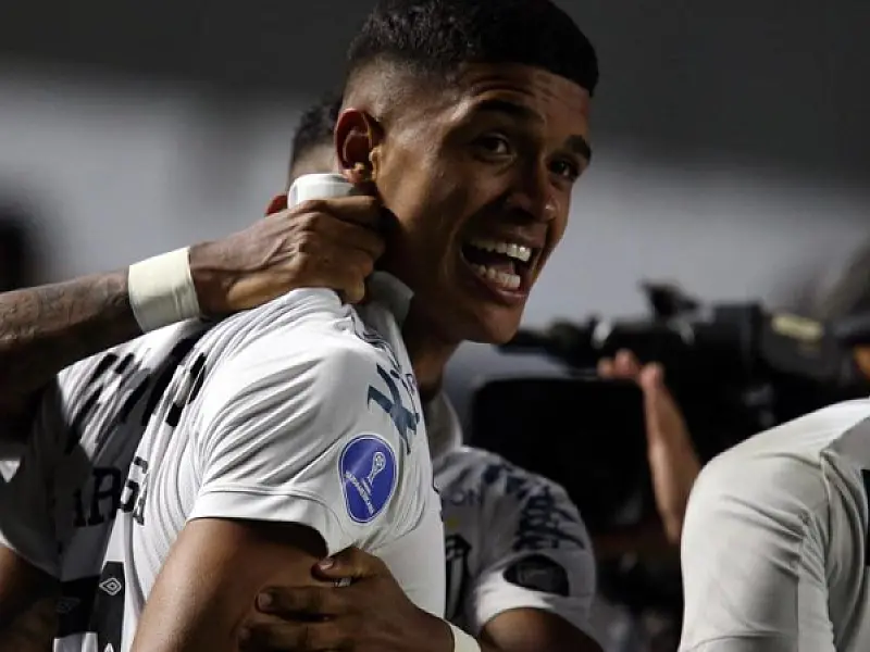 Santos vence Unión La Calera no último minuto e encaminha vaga na Sul-Americana