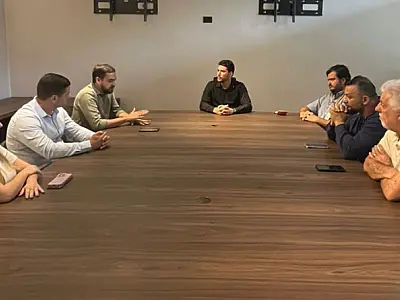 Edson Mota discute projeto de parque linear na Vila dos Pescadores com a iniciativa privada