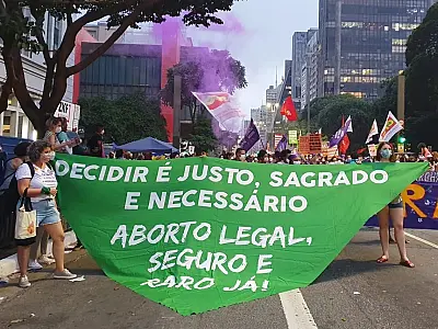 Câmara já tem oito proposições sobre norma que restringe aborto um mês após veto do CFM
