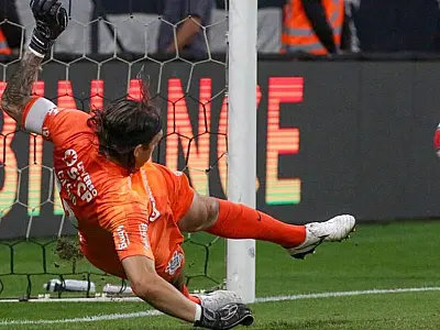 Corinthians sofre, mas vence o Guarani nos pênaltis e avança à semifinal