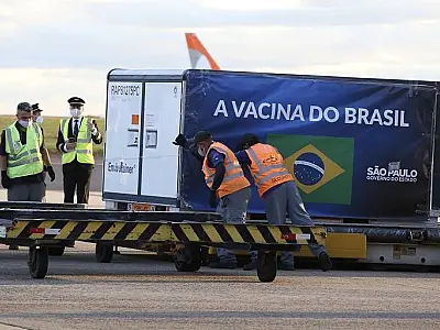 Laboratório indiano e Pfizer lideram pregão do SUS por novas vacinas da Covid