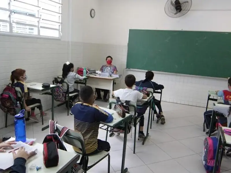 Cidade abre concurso público com 115 vagas para professores