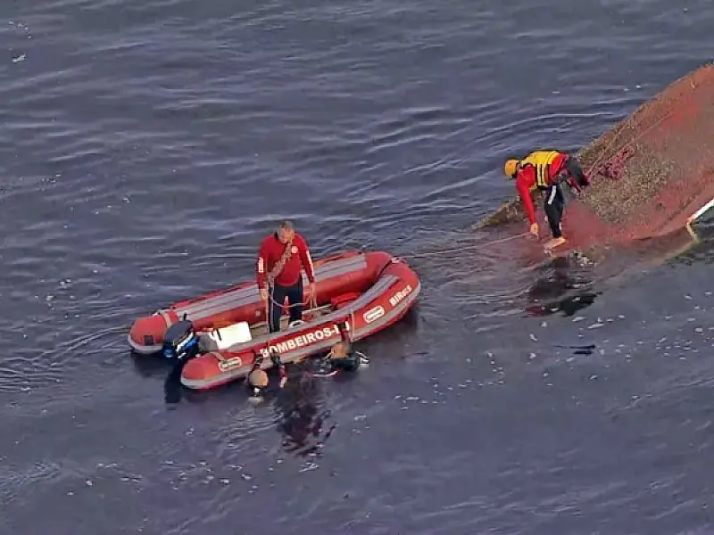 Mortos em naufrágio na baía de Guanabara chegam a 5 no RJ