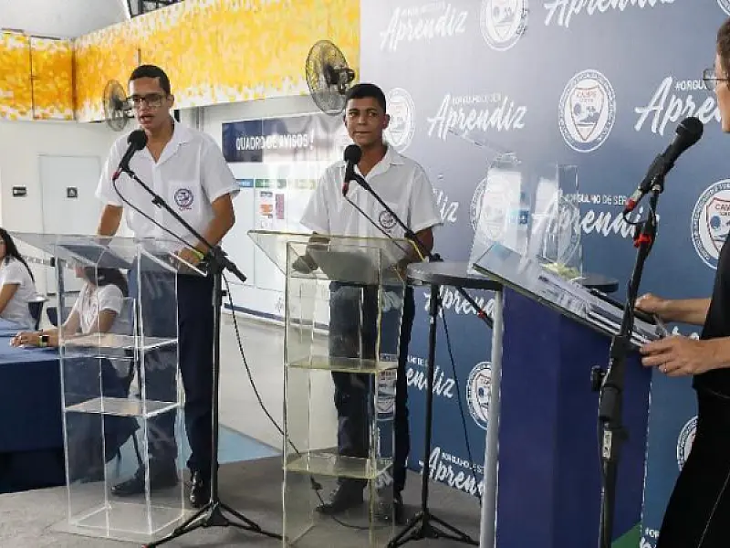 Jovens do CAMPS Santos participam de debate eleitoral e simulam votação para governador e presidente