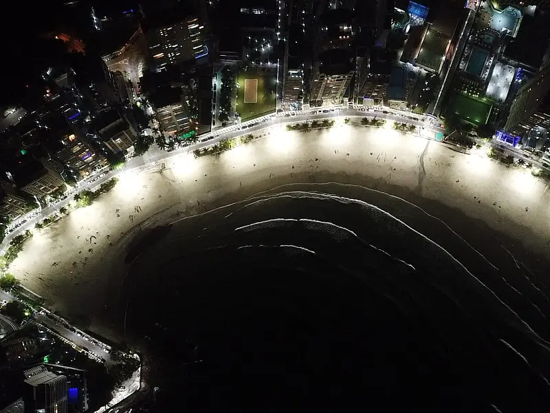 Iluminação pública da areia na Praia das Astúrias será apagada a partir da 1 hora