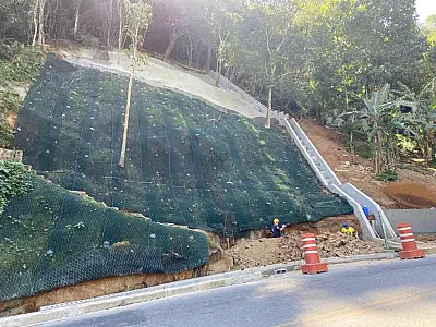 Obras de contenção e drenagem em morro de Santos terminam em setembro