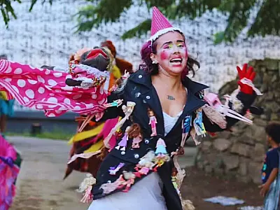 Hoje: Projeto "Segundas em Cena" apresenta releitura de Alice no País das Maravilhas