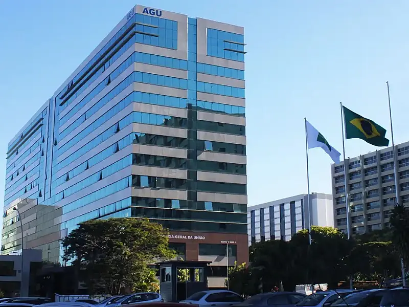 AGU recorre ao Supremo para barrar leis que facilitam acesso a armas
