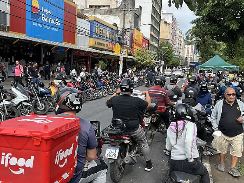 Prefeitura de São Vicente promove ação de segurança para motociclistas
