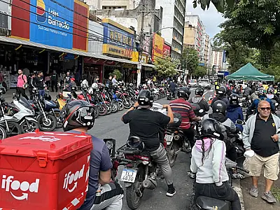 Prefeitura de São Vicente promove ação de segurança para motociclistas