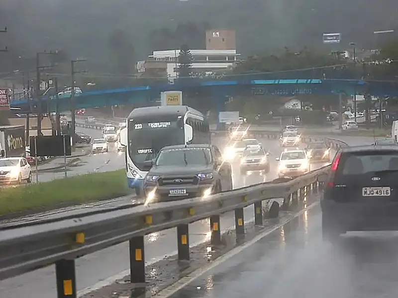 Lote 5 de rodovias do Paraná é leiloado