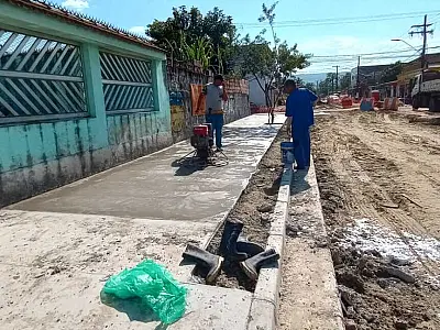 Começa a construção das novas calçadas da Álvaro Guimarães, na Zona Noroeste de Santos