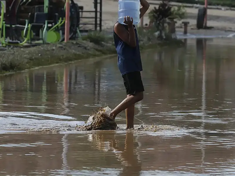 Especialistas alertam sobre risco de doenças trazidas por chuva forte