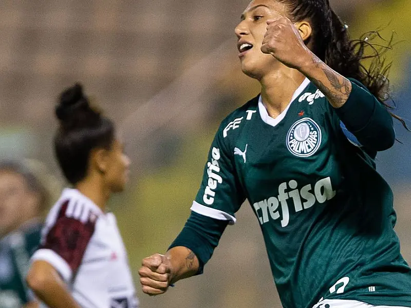 Palmeiras vence Flamengo para assumir liderança do Brasileiro Feminino