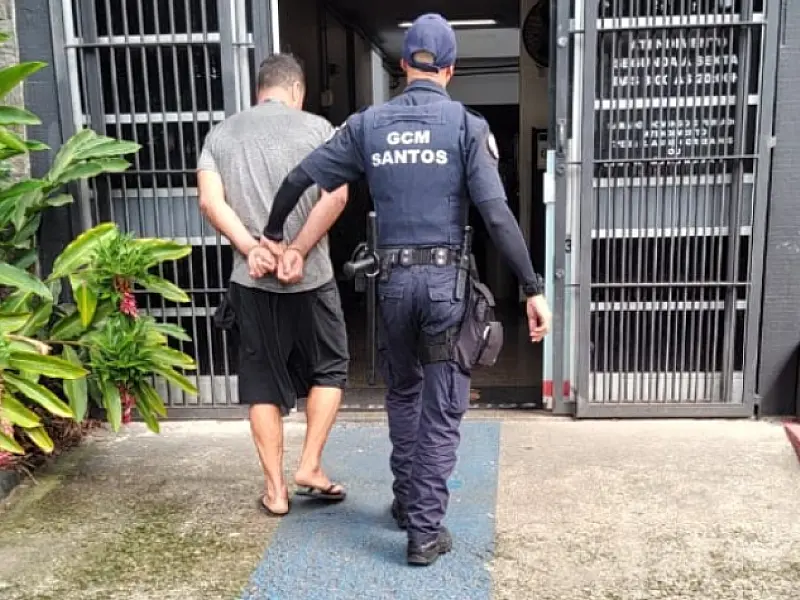Ponta da Praia: Guarda Municipal de Santos prende homem procurado pela justiça