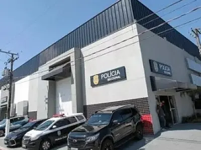 Mulher é presa em flagrante por suspeita de estelionato
