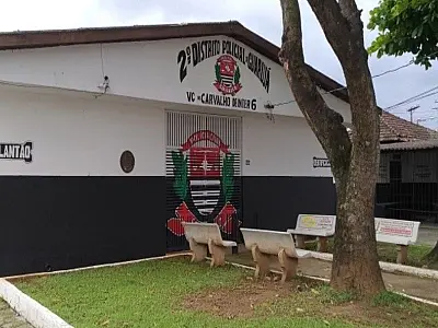 Quadrilha armada com fuzis sequestra empresário, funcionários e os mantém reféns por 5h