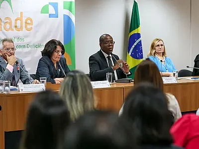 Conselho dos Direitos da Pessoa com Deficiência empossa membros
