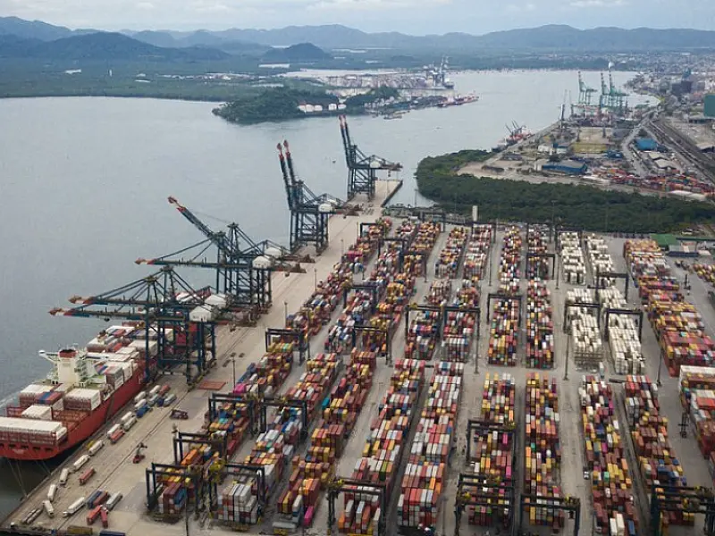 Terminal de contêineres com investimento bilionário se conecta a mudanças logísticas e ferroviárias