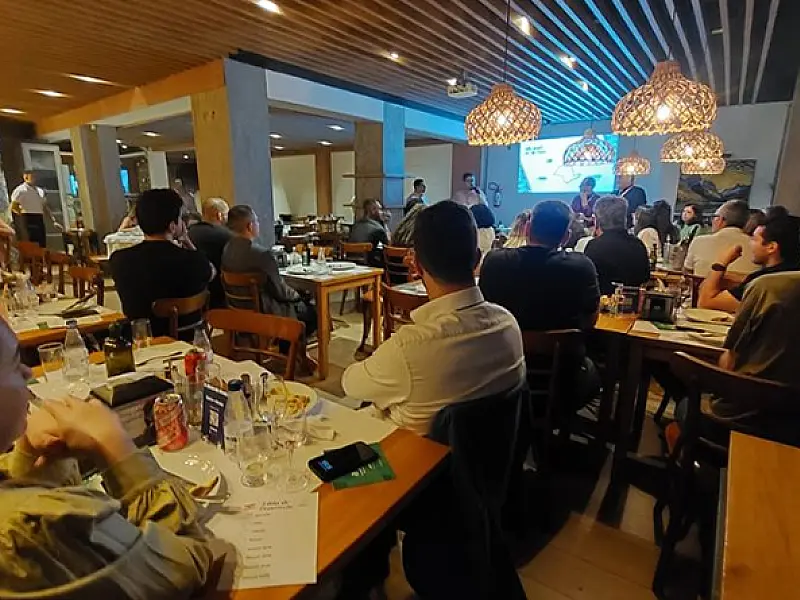 Proprietários de bares e restaurantes de São Vicente discutem pautas do setor em Encontro da Abrasel