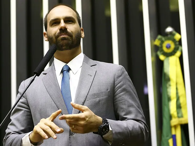 Ministro determina à PF que analise ofensas contra professores