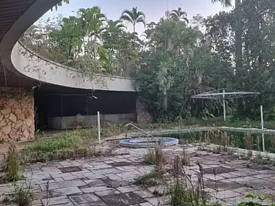 Mansão de Pelé no Guarujá pode ir a leilão por dívida milionária