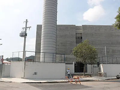Construção de escola no maior complexo educacional público está na reta final