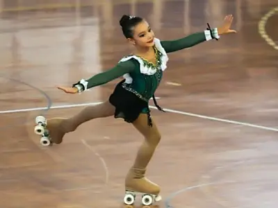 Família faz vaquinha virtual para garantir presença da filha patinadora em torneio na Argentina