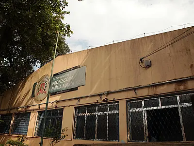 Avançam obras de reforma de escola municipal na Vila Belmiro, em Santos