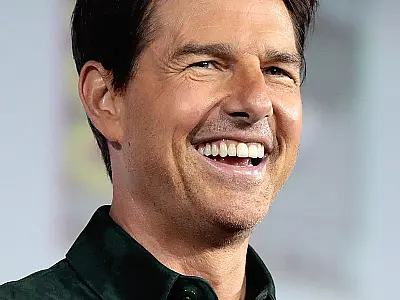 Colegas de Tom Cruise sempre temem pela vida do astro em cenas perigosas de 'Missão Impossível'
