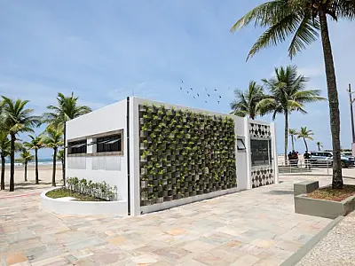 Melhorias: Orla de Praia Grande recebe sanitários acessíveis e modernos