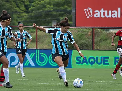 Grêmio vence Flamengo e chega à final
