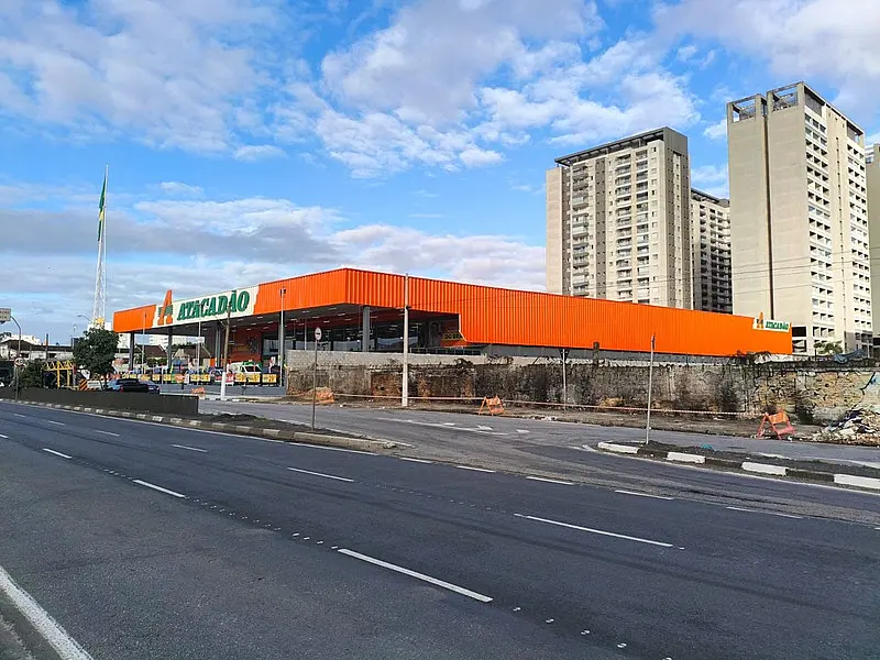 Atacadão reforça presença no litoral paulista e inaugura segunda loja em Santos