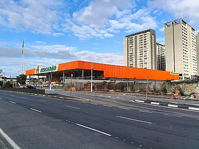 Atacadão reforça presença no litoral paulista e inaugura segunda loja em Santos