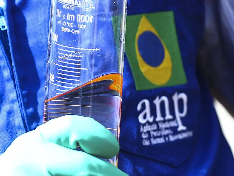ANP encontra irregularidades em postos de combustíveis em 12 estados