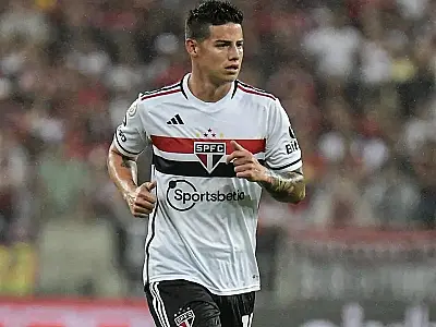 Por que James acelerou estreia de olho no Corinthians, mas não entrou