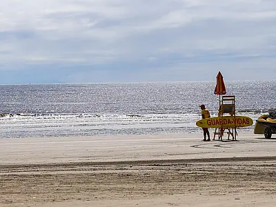 Operação Verão 2025: Turismo de SP reforça ações de orientação aos turistas