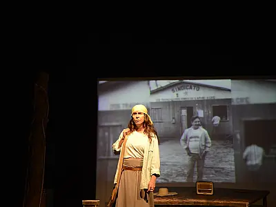 Guarujá recebe Lucélia Santos na peça 'Vozes da Floresta: Chico Mendes Vive'